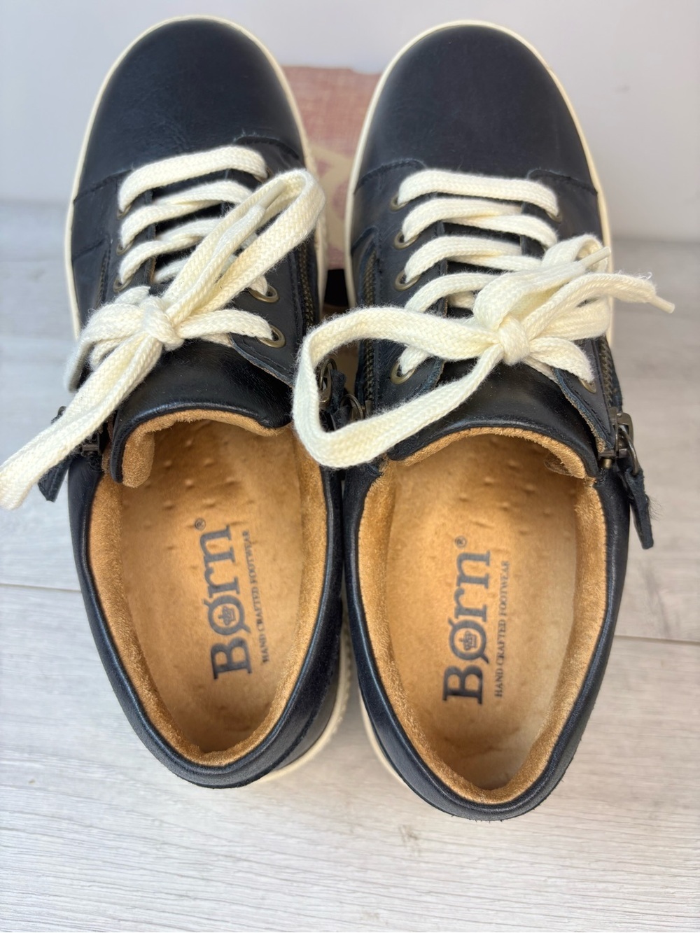Born Paloma Black Leather Sneakers Size 8.5 Side Zip Lace-Up Comfort Shoes - Picture 6 of 8